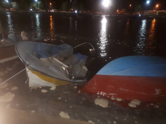 علت حادثه اسکله دیر "مد شدید" بود / هیچ شناوری مفقود نشده است