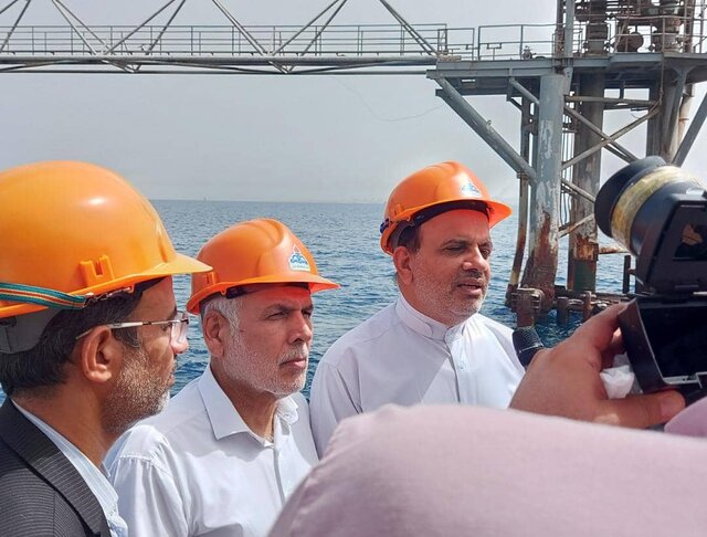 مشکل تردد دریایی اهالی جزیره خارگ حل میشود  مشکل تردد دریایی اهالی جزیره خارگ حل میشود