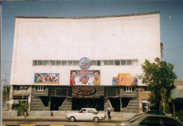 چراغ بیفروغ سینما در بوشهر