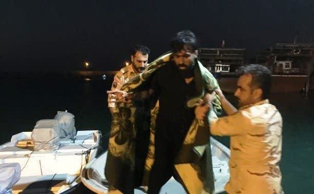 دریابانان بوشهری یک نفر را نجات دادند