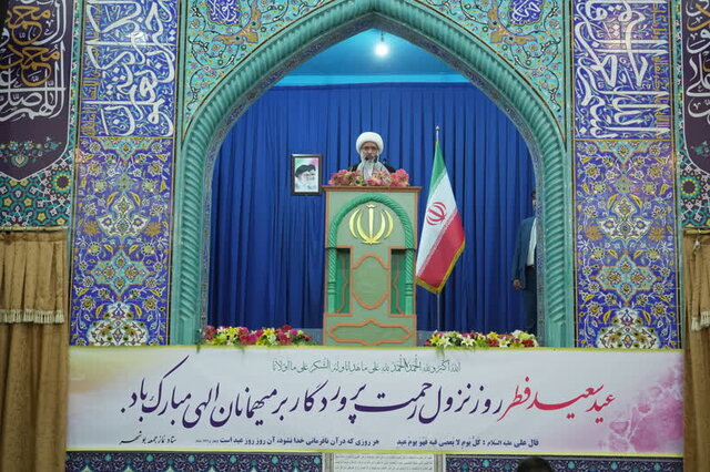 نمازعیدفطر در بوشهر امام جمعه بوشهر:مسئولان مردم داری را اصل برنامه خود قرار دهند