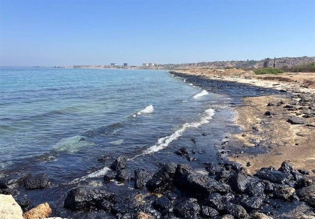 پیگیری آلودگی نفتی در جزیره خارک پیگیری آلودگی نفتی در جزیره خارک