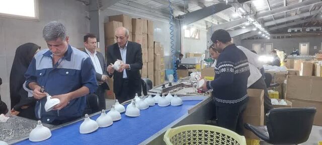 سهم نقدی قراردادهای صنعتی ایلام به ۱۰ درصد کاهش یافت سهم نقدی قراردادهای صنعتی ایلام به ۱۰ درصد کاهش یافت