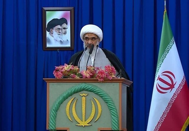 معلم در واقع وجود خداست