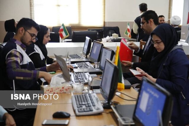 ثبت نام ۸۰۰ داوطلب در فارس برای مجلس یازدهم