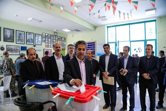شهردار شیراز: انتخابات بهترین روش برای طرح دیدگاه‌هاست