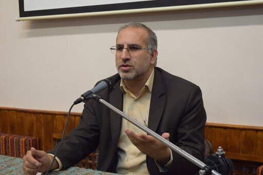 درنگی در مداحی حافظ
