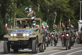 همزمان با ۲۹ فروردین، آیین گرامیداشت روز ارتش با اجرای رژه خودرویی در شیراز برگزار شد.