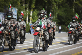 همزمان با ۲۹ فروردین، آیین گرامیداشت روز ارتش با اجرای رژه خودرویی در شیراز برگزار شد.