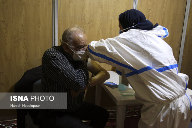 تزریق ۸۵ هزار واکسن در فارس/استفاده از امکانات سپاه برای واکسیناسیون