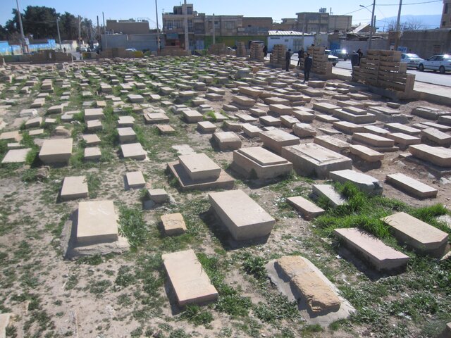توضیحات شهردار منطقه ۲ شیراز در مورد تخریب یک گورستان قدیمی
