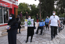 نمایش خیابانی "زندگی هنوز در جریان است " با موضوع کرونا،به مدت دو روز  در خیابان‌های مرکزی و پرتردد شهر شیراز اجرا شد.