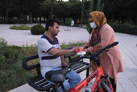 نمایش خیابانی "زندگی هنوز در جریان است " با موضوع کرونا،به مدت دو روز  در خیابان‌های مرکزی و پرتردد شهر شیراز اجرا شد.