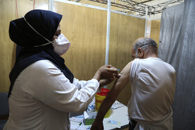 در ۲ پایگاه واکسیناسیون شیراز، علاوه بر تزریق واکسن به گروه سنی بالای ۶۸ سالهها، واکسیناسیون عمومی کووبرکت نیز اجرایی شده است.