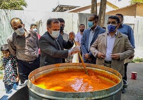 پخت و توزیع ۱۱ هزار پُرس غذای گرم در شیراز
