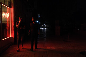 خاموشی های تحمیلی در ساعات مختلف و اوج بازار مرکزی شهر - بازار وکیل شیراز