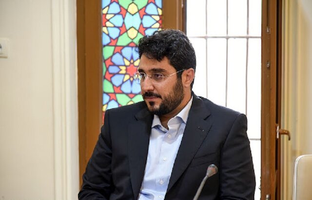 رسانه‌ها از پردازش خطی و یکجانبه مسائل خودداری کنند 
