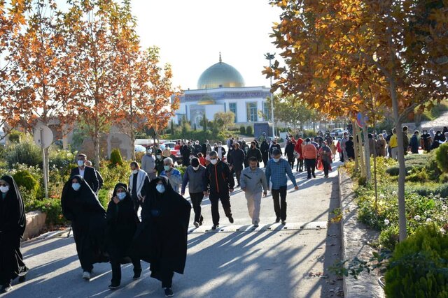 برگزاری کوهپیمایی به مناسبت هفته بسیج در شیراز 