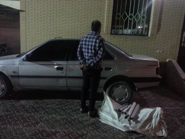 کشف قابهای سرقت شده از قبرستان رضوان جهرم کشف قابهای سرقت شده از قبرستان رضوان جهرم