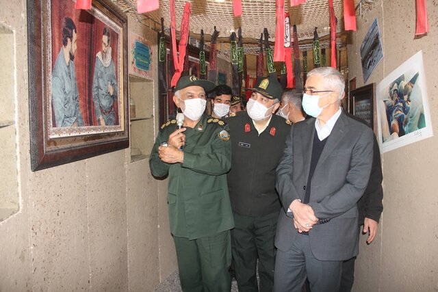 بازدید سرلشکر باقری از موزه دفاع مقدس فارس