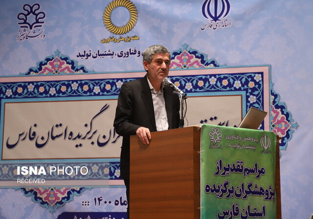 نخبگان را در المپیادها انتخاب و دو دستی تقدیم دشمن میکنیم نخبگان را در المپیادها انتخاب و دو دستی تقدیم دشمن میکنیم