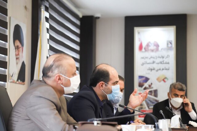 استفاده از ظرفیت بومی و بازار لامرد در اولویت پیمانکاران باشد