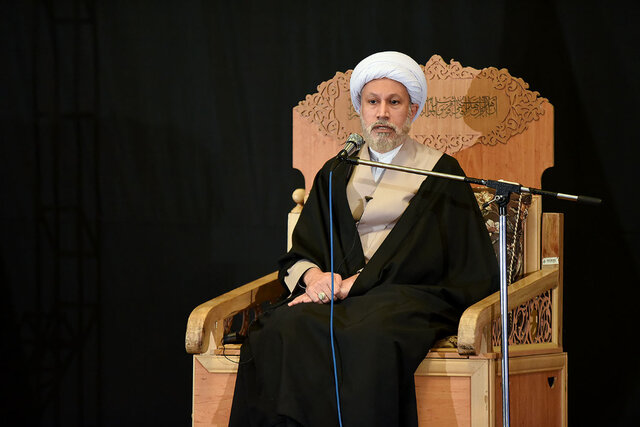 شهید سلیمانی و آیت‌الله مصباح یزدی نمود بنیان مرصوصند