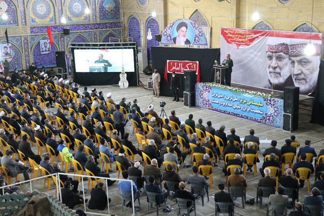 همه در مکتب شهید سلیمانی شاگردی می کنیم