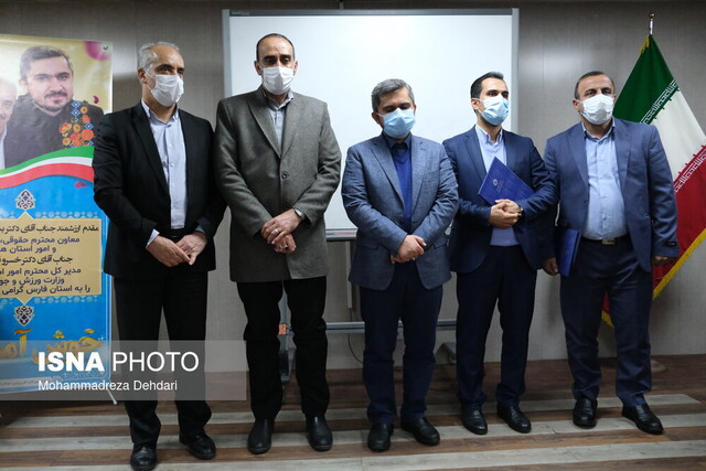 ورزش جای سیاسیکاری نیست