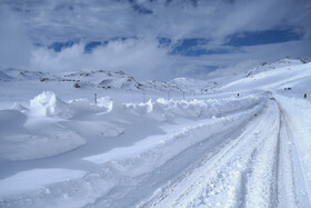 بسته شدن جاده کمهر و پیست اسکی پولادکف به روی گردشگران  - سپیدان