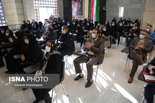 پنداشتهای کلیشهای عامل محدودیت زنان در کسب پستهای مدیریتی است