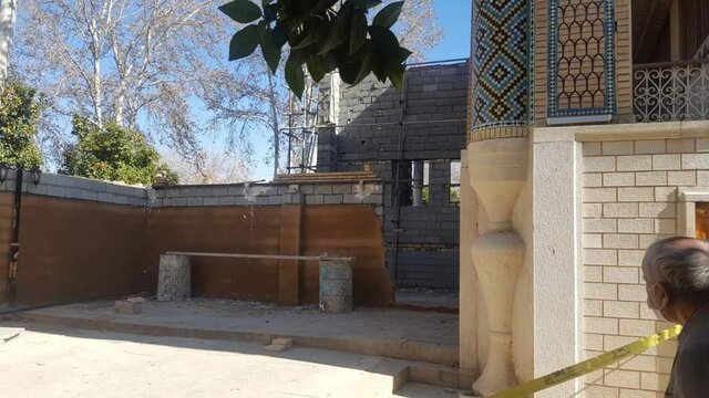 احداث سازه در باغ عفیف آباد موقت و برای ساخت یک فیلم است