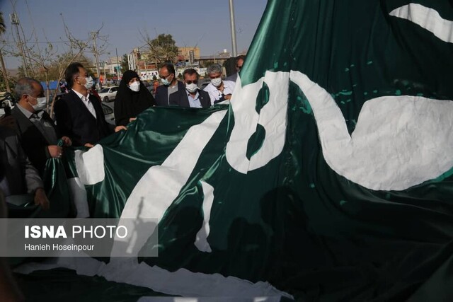 رونمایی از المان فرج در شیراز