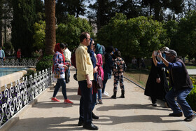 اولین روز از نوروز ۱۴۰۱ ، بازدید مسافران و گردشگران از مجموعه جهانی باغ گیاه شناسی ارم - شیراز