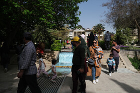 اولین روز از نوروز ۱۴۰۱ ، بازدید مسافران و گردشگران از مجموعه جهانی باغ گیاه شناسی ارم - شیراز
