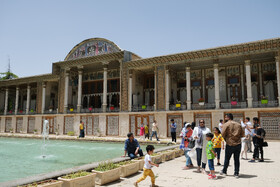 بازدید گردشگران از اماکن تاریخی فرهنگی شیراز در اردیبهشت ۱۴۰۱ - باغ عفیف آباد
