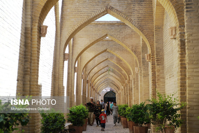 معماری ایرانی اسلامی ریشه در باورهای فرهنگی دارد معماری ایرانی اسلامی ریشه در باورهای فرهنگی دارد