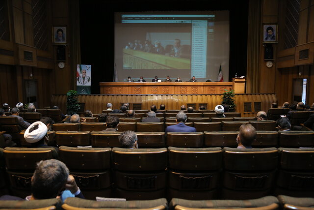 دشمن به دنبال ناامید کردن جامعه است