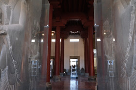فضای داخلی موزه مجموعه جهانی تخت جمشید و نمایشگاه الواح هخمامنشی