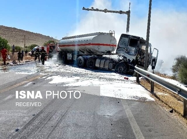 تصادف تانکرها در جاده جهرم ۴ مصدوم داشت