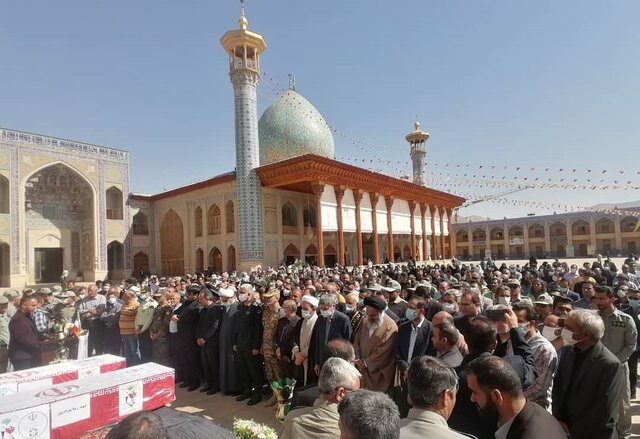 وداع با پیکر محیطبانان شهید در شیراز وداع با پیکر محیطبانان شهید در شیراز
