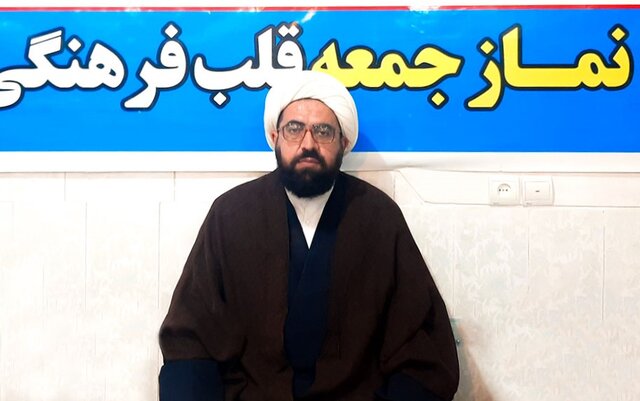 ائمه جمعه گره‌گشای مشکلات جامعه هستند