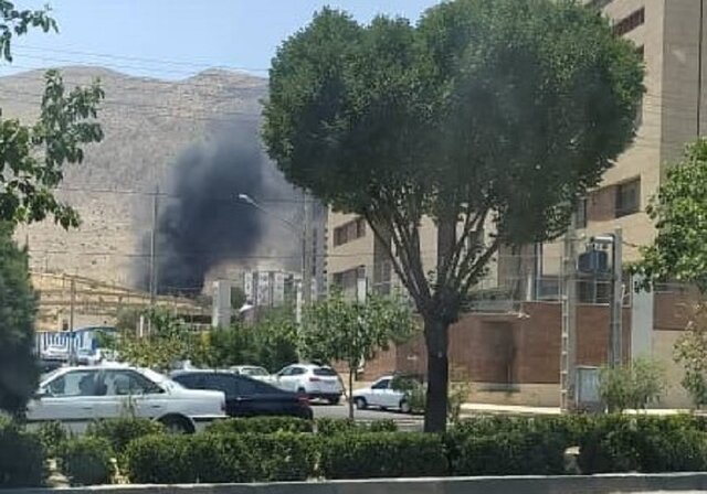 آتش گرفتن ساختمان نیمه‌ساز در شیراز