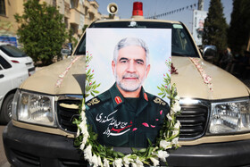 آخرین وداع خانواده با پیکر مطهر شهید عبدالله اسکندری - شیراز