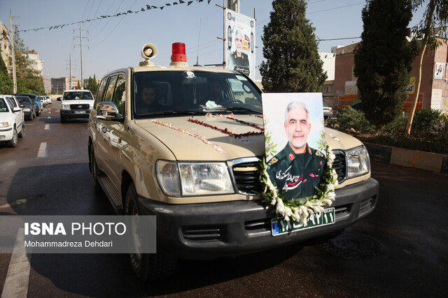 مراسم وداع با پیکر شهید اسکندری در مرکز پیاده شیراز برگزار شد مراسم وداع با پیکر شهید اسکندری در مرکز پیاده شیراز برگزار شد