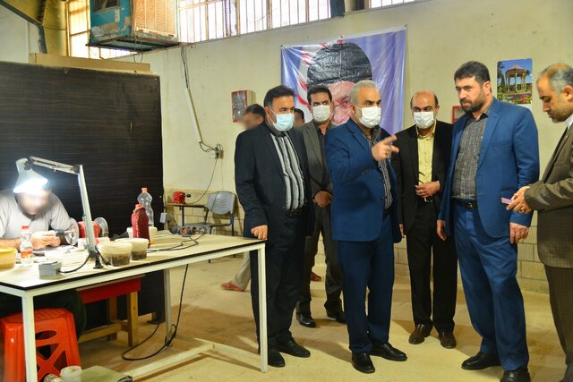 اشتغال ۲۴۰۰ زندانیان فارس در خارج از زندان  اشتغال ۲۴۰۰ زندانیان فارس در خارج از زندان