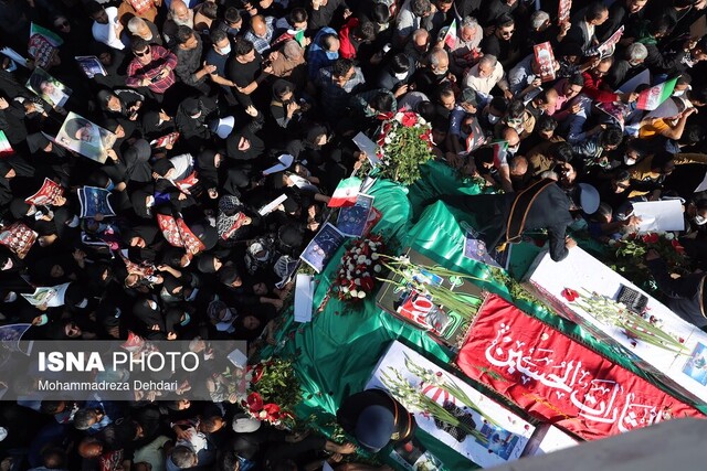 گزارش ایسنا از تشییع پیکر شهدای حمله تروریستی به حرم شاهچراغ(ع) در شیراز