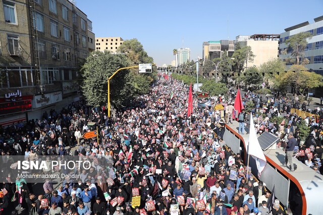 گزارش ایسنا از تشییع پیکر شهدای حمله تروریستی به حرم شاهچراغ(ع) در شیراز