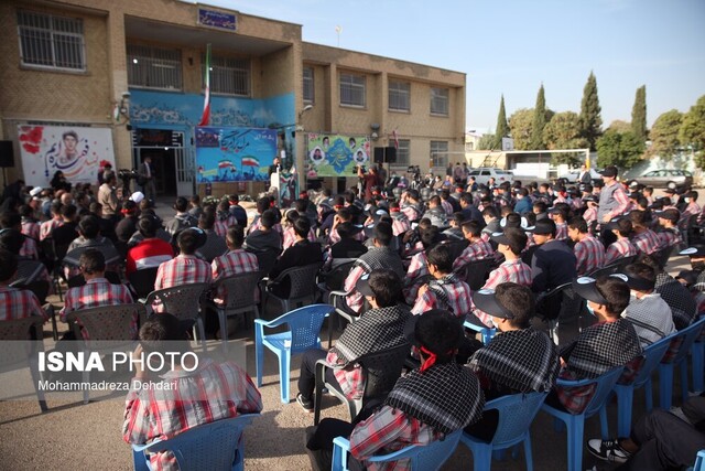 عسکری:مدارس ایران سنگر دفاع از ارزش‌هاست