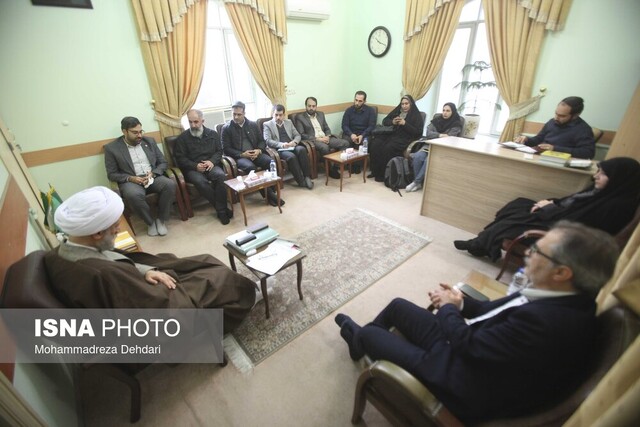 رسانهها مطالب را هنرمندانه به افکار عمومی منتقل کنند